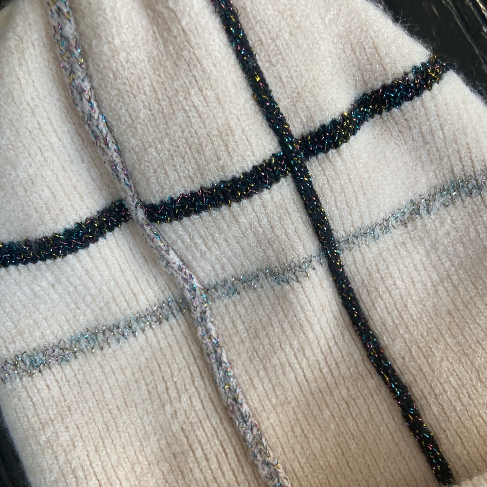 Women’s Cozy Glitter Stripe Winter Beanie Hat - Picture 4 of 6